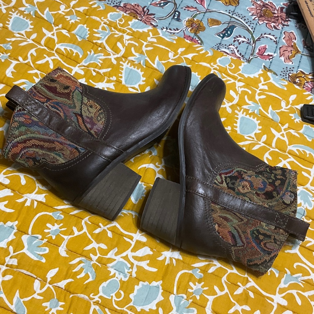 🔥Final Mark Down! LOGG H & M Ankle Boots with Multicolor Tapestry - Picture 4 of 12